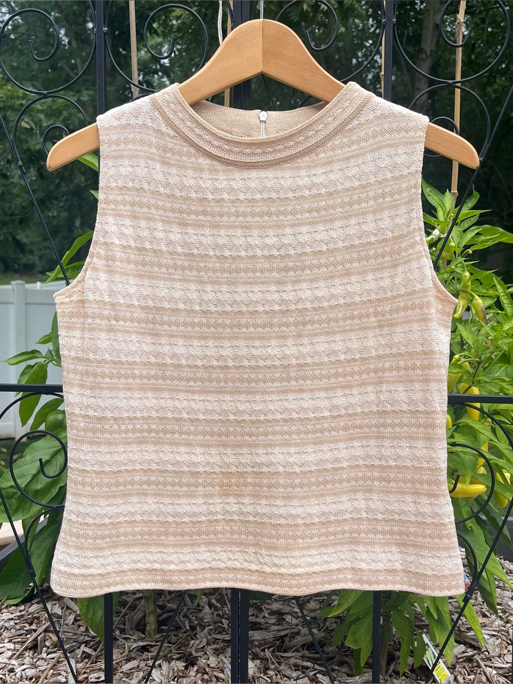 St. John Collection Sleeveless Knit Shell Top Size 6 Old Money Classic Preppy